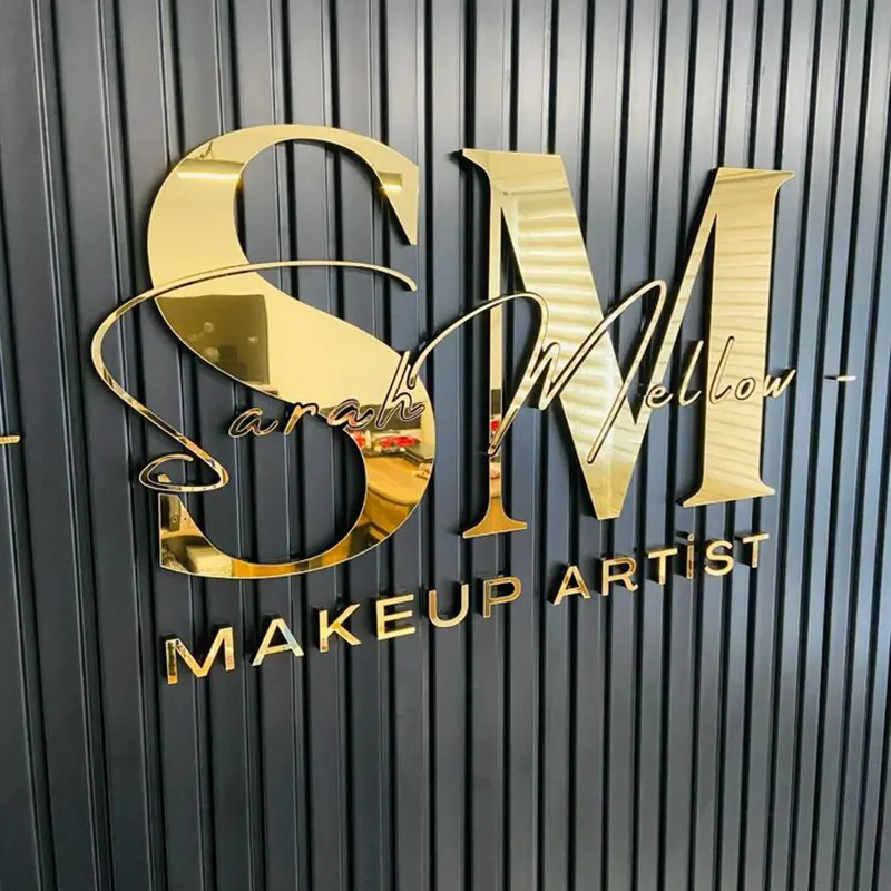 لوجو أكريليك بارز